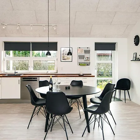 4 Star In Semesterbostad