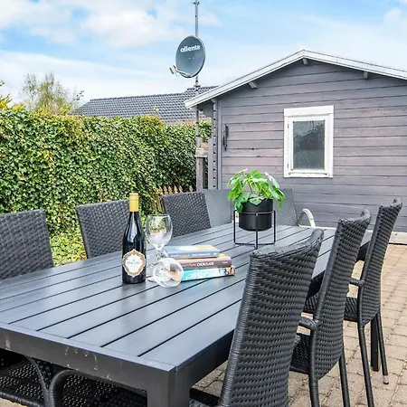 4 Star In Semesterbostad Børkop