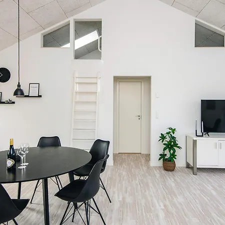 Semesterbostad 4 Star In